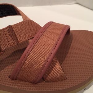 teva indio whip blush